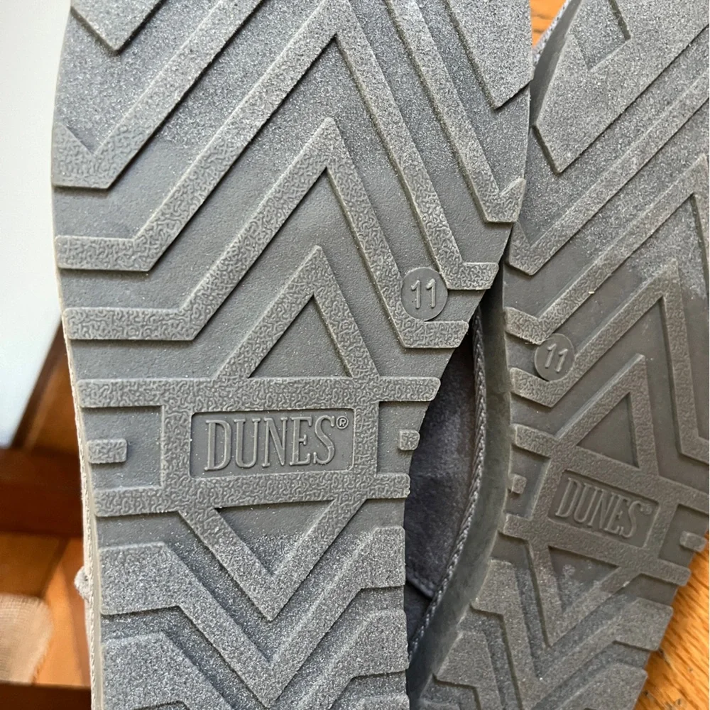 NWOT Dunes‎ Women's hidden wedge boot size 11
